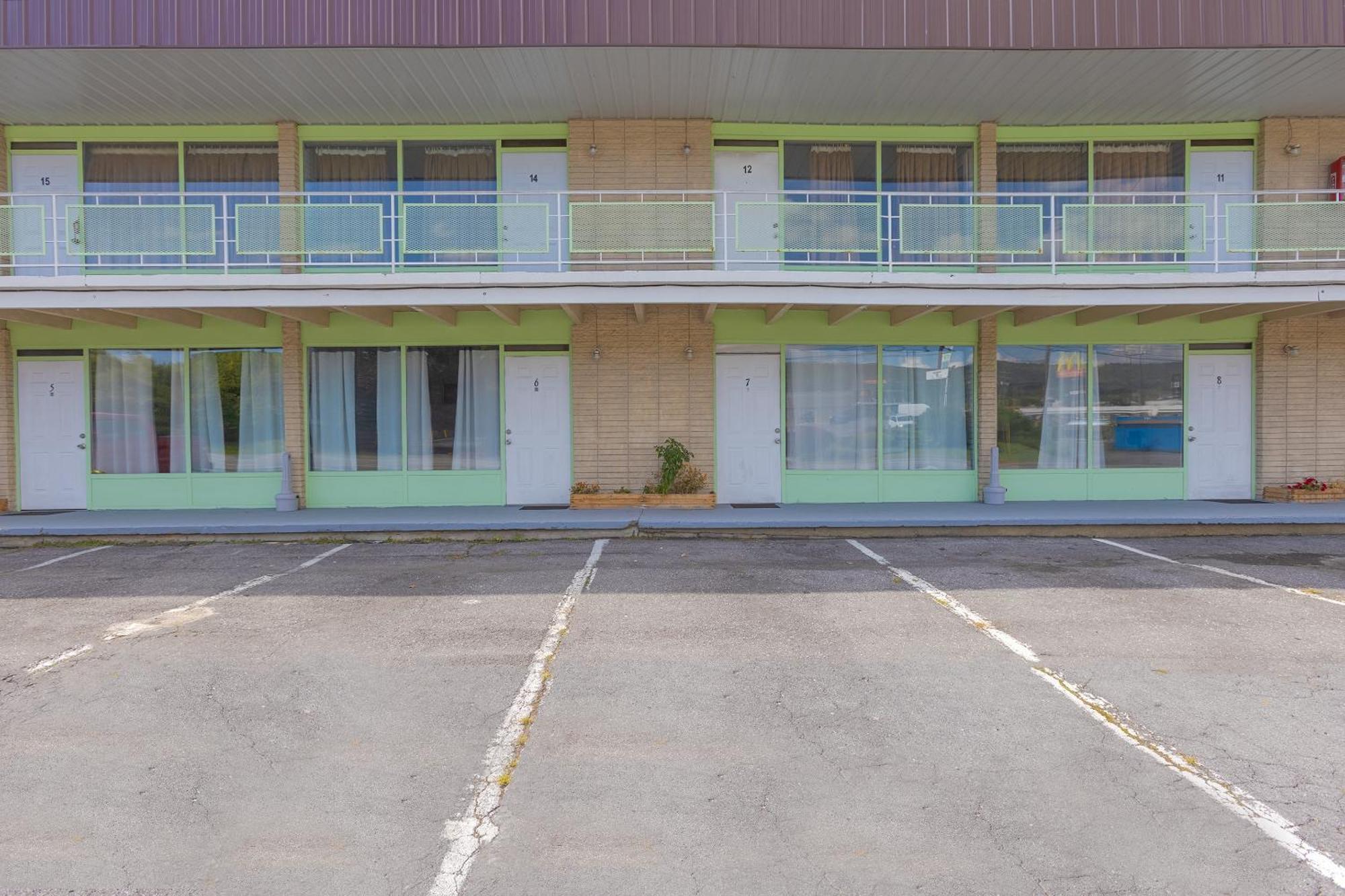Sonrise Inn Lincoln Hwy By Oyo Breezewood 外观 照片