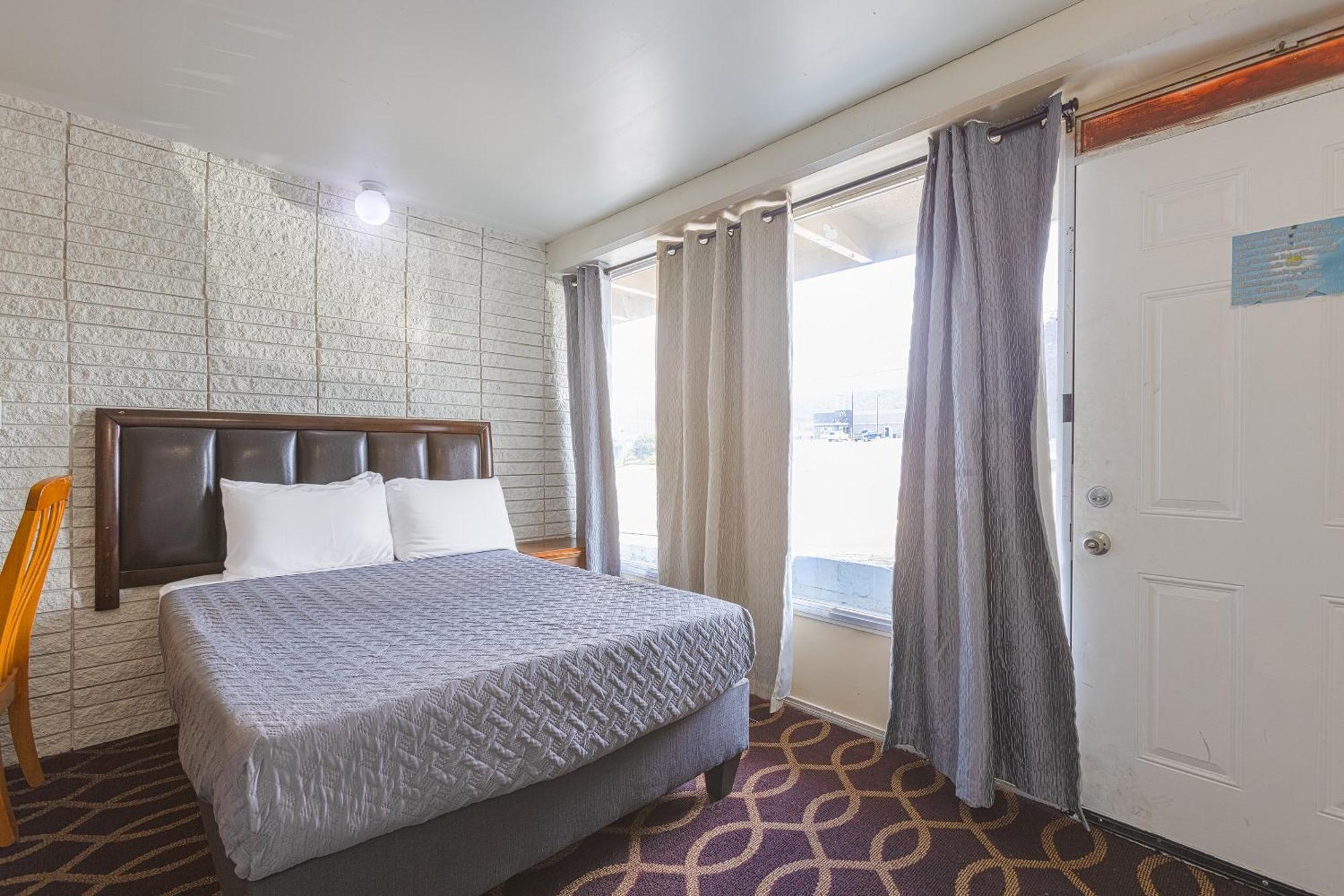 Sonrise Inn Lincoln Hwy By Oyo Breezewood 外观 照片