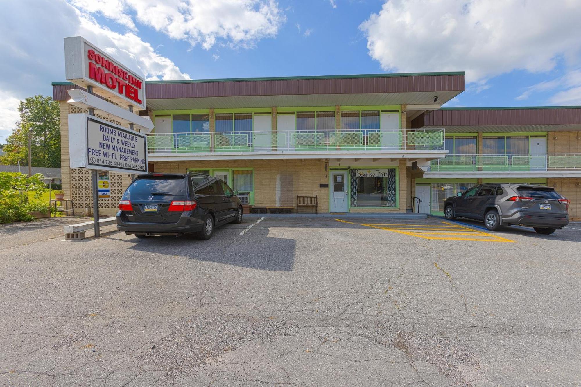 Sonrise Inn Lincoln Hwy By Oyo Breezewood 外观 照片